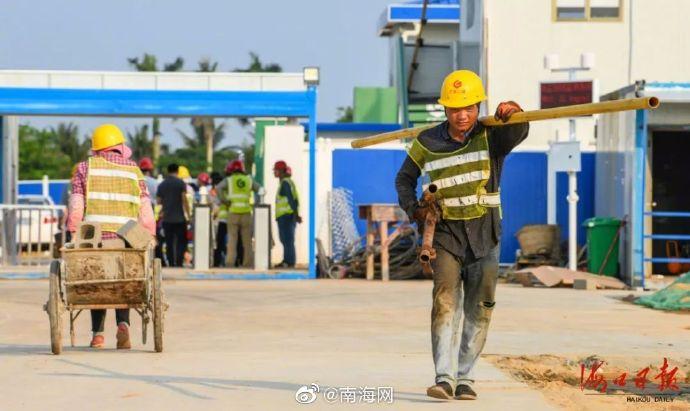 海口重點項目建設如盛夏一樣火